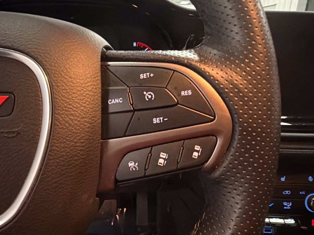 Used 2023 Dodge Durango SXT w/ SXT Blacktop Group AWD/4WD image 18