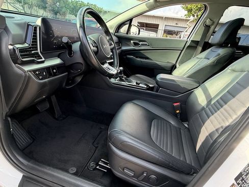 Used 2025 Kia Sportage SX FWD image 11