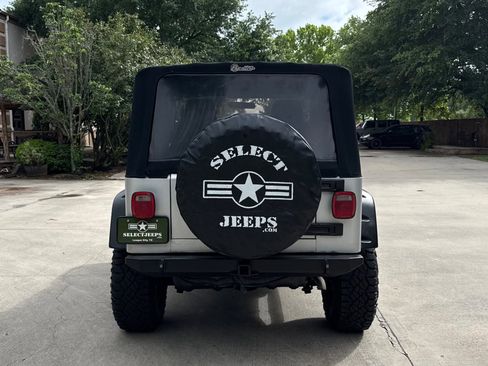 Used 2006 Jeep Wrangler X w/ Tire & Wheel Group (Ecco) AWD/4WD image 8