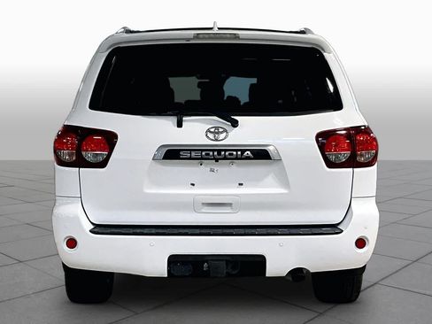 Used 2020 Toyota Sequoia Limited w/ Safety & Convenience Package AWD/4WD image 5