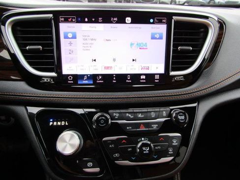 Used 2022 Chrysler Pacifica Pinnacle image 13