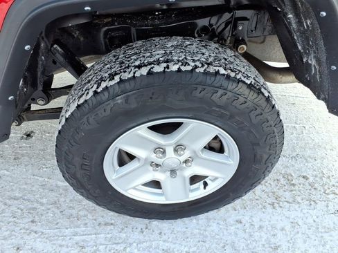 Used 2022 Jeep Gladiator Sport AWD/4WD image 15