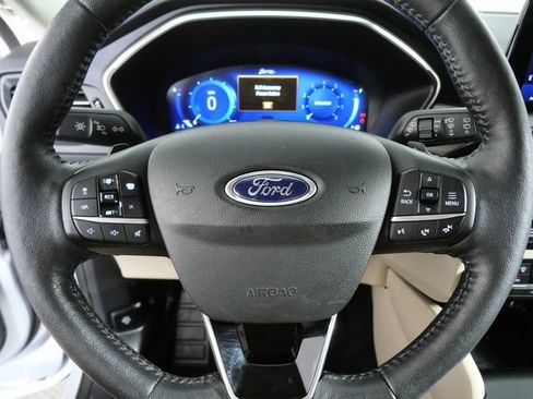 Certified 2020 Ford Escape Titanium AWD/4WD image 21