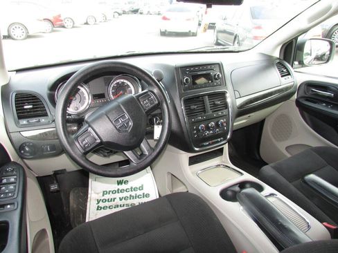 Used 2015 Dodge Grand Caravan SXT FWD image 20
