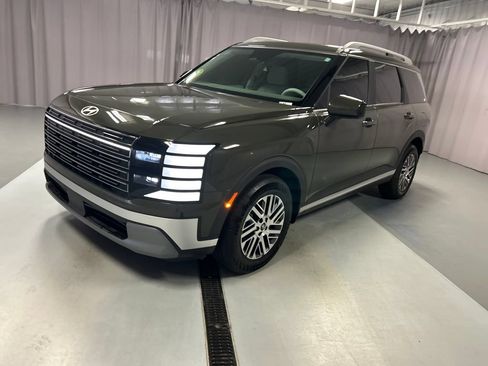 Used 2026 Hyundai Palisade SEL FWD image 3