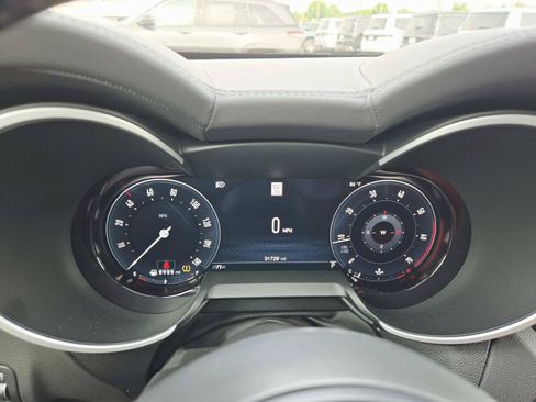 Used 2024 Alfa Romeo Stelvio Veloce AWD/4WD image 24
