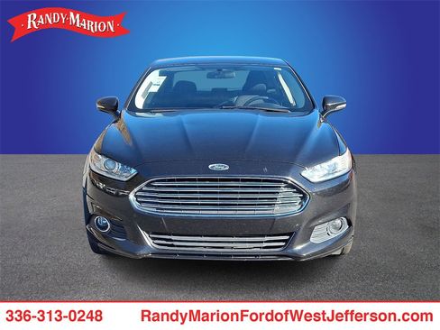 Used 2013 Ford Fusion SE image 2
