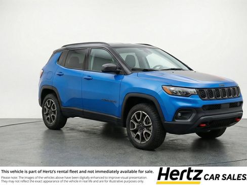 Used 2025 Jeep Compass Trailhawk AWD/4WD image 1
