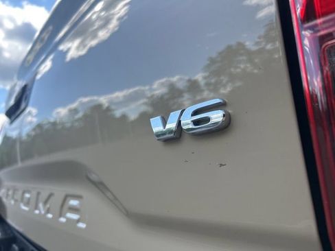 Used 2018 Toyota Tacoma TRD Sport AWD/4WD image 16