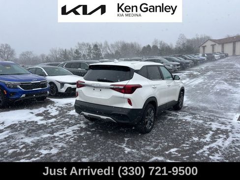 Certified 2023 Kia Seltos LX image 5