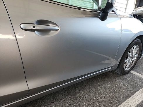 Used 2014 MAZDA MAZDA3 i Touring FWD image 18