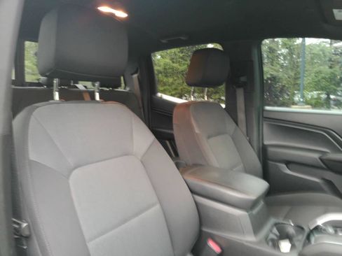 Used 2023 Chevrolet Colorado Trail Boss w/ Technology Package AWD/4WD image 17