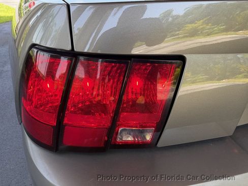 Used 2002 Ford Mustang Convertible RWD image 43