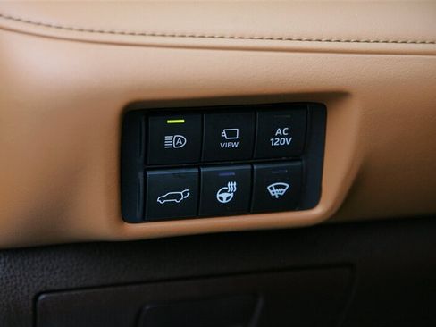 Used 2021 Toyota Highlander Platinum AWD/4WD image 12