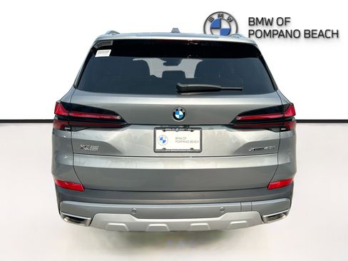 Used 2024 BMW X5 xDrive40i w/ Premium Package AWD/4WD image 6