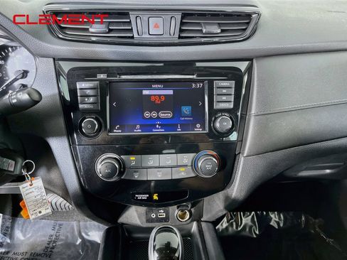 Used 2020 Nissan Rogue S FWD image 22