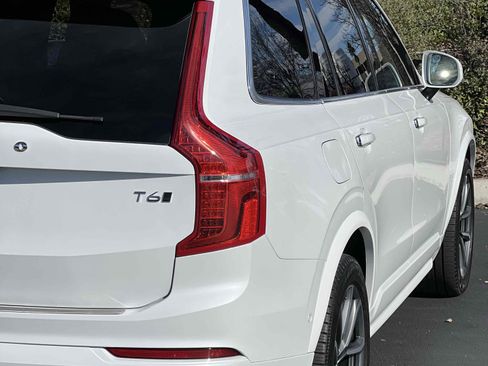 Used 2018 Volvo XC90 T6 Momentum w/ Convenience Package image 29