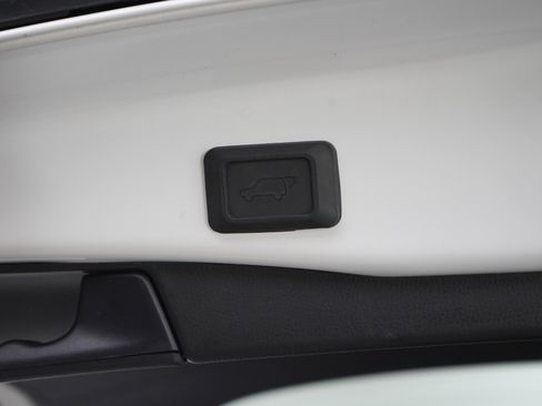 Used 2024 Toyota RAV4 XLE w/ Convenience Package AWD/4WD image 13