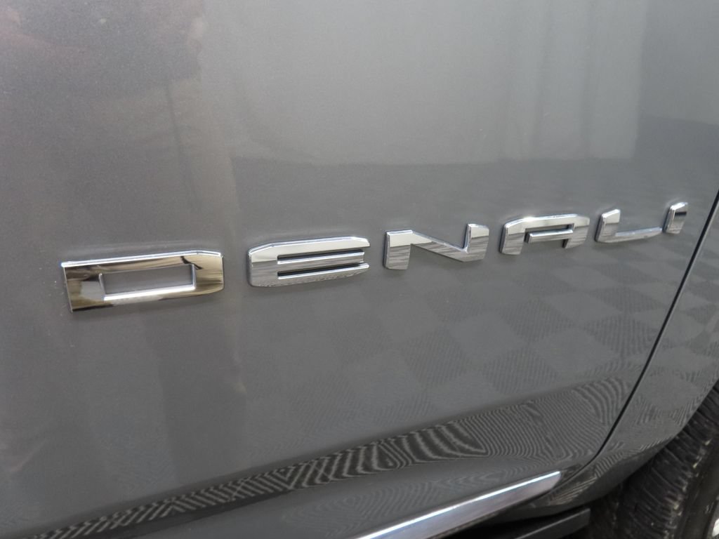 Used 2025 GMC Yukon XL Denali Ultimate AWD/4WD image 62
