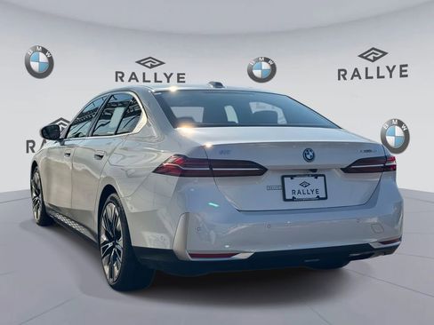 Certified 2025 BMW i5 xDrive40 w/ Premium Package image 4