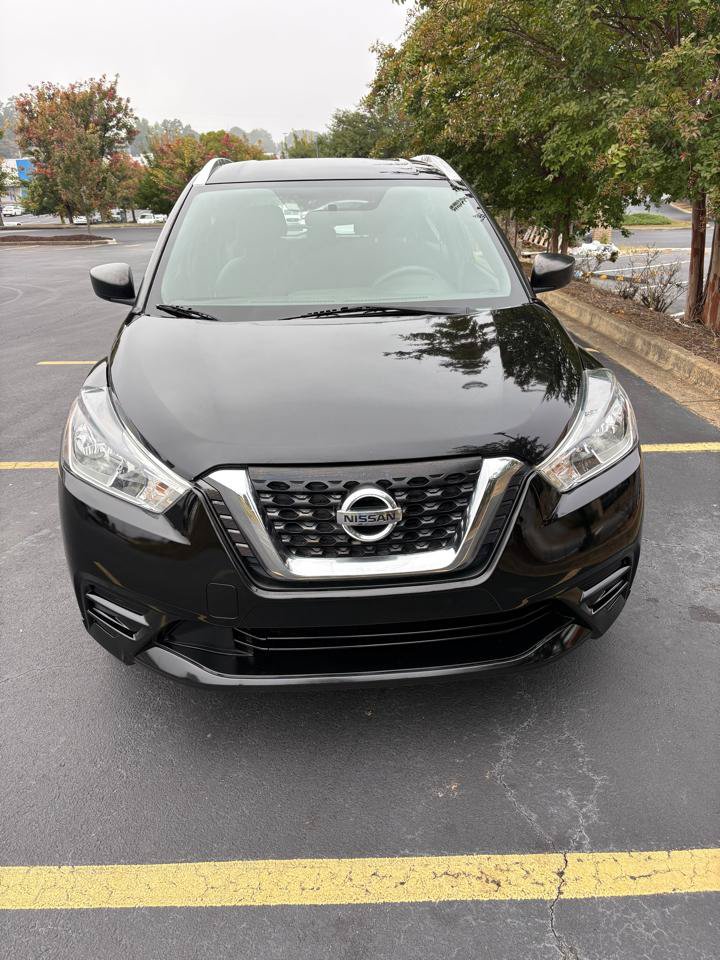 Used 2019 Nissan Kicks S FWD image 2