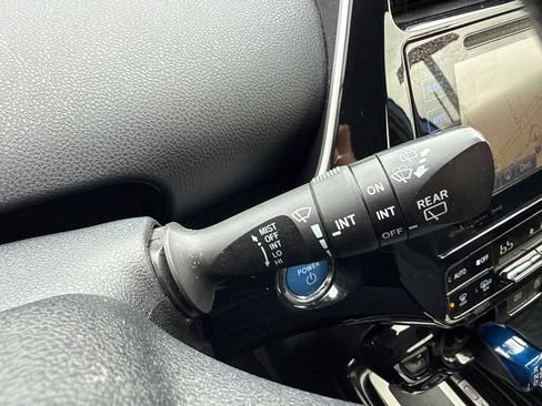 Used 2016 Toyota Prius Three image 29