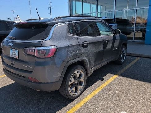 Used 2019 Jeep Compass Limited w/ Safety & Security Group AWD/4WD image 2