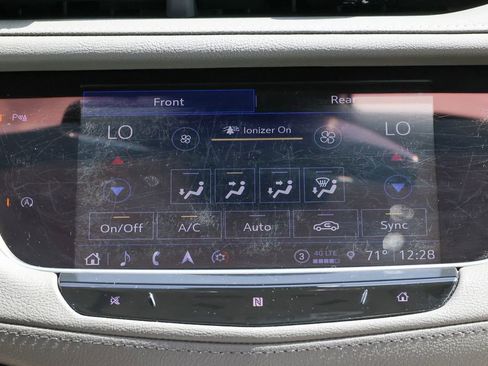 Used 2021 Cadillac XT5 Premium Luxury w/ LPO, Floor Liner Package image 15