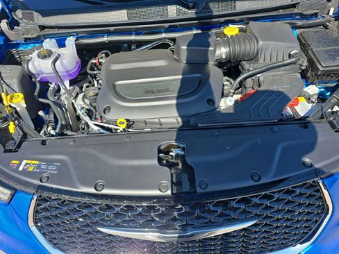 New 2026 Chrysler Pacifica Select FWD image 32