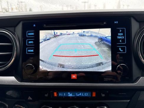 Used 2018 Toyota Tacoma TRD Off-Road image 25