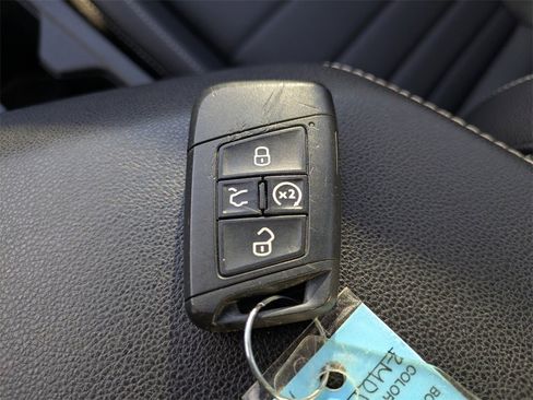 Certified 2024 Volkswagen Jetta SE image 28