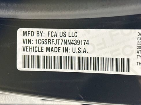 Used 2022 RAM 1500 Laramie AWD/4WD image 37