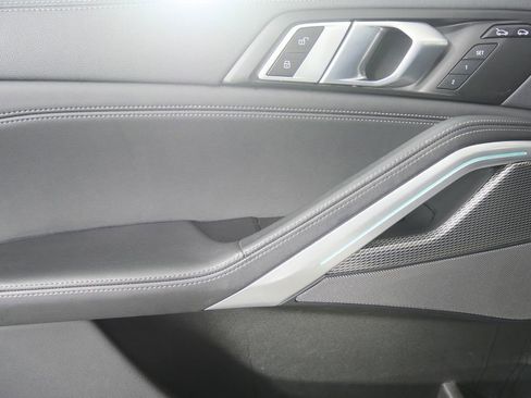 Certified 2023 BMW X6 xDrive40i w/ Executive Package image 9