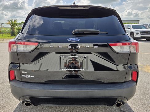 Used 2022 Ford Escape SE w/ SE Sport Appearance Package FWD image 4