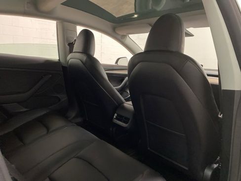 Used 2023 Tesla Model 3 Standard Range image 19