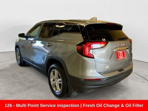 Used 2024 GMC Terrain SLE image 3