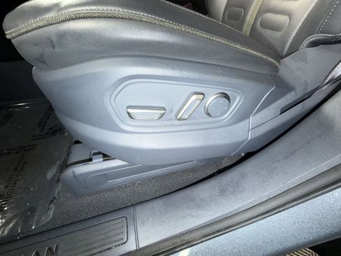 Used 2022 Rivian R1T Adventure image 11