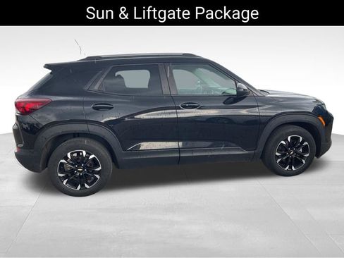 Used 2021 Chevrolet TrailBlazer LT w/ Sun and Liftgate Package FWD image 9