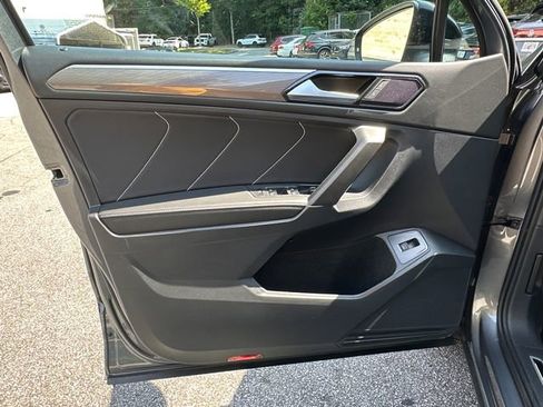 Certified 2024 Volkswagen Tiguan SE R-Line image 10