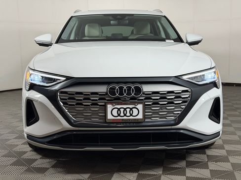 Used 2024 Audi Q8 e-tron Premium Plus w/ Premium Plus Package AWD/4WD image 6