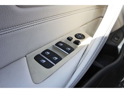 Used 2020 BMW 530i w/ Convenience Package image 23