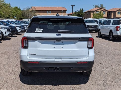 New 2025 Ford Explorer Base image 5