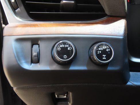 Used 2015 Cadillac Escalade Premium AWD/4WD image 28
