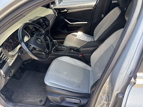 Used 2019 Volkswagen Jetta R-Line image 9