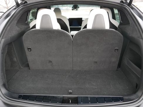 Used 2024 Tesla Model X Plaid image 18