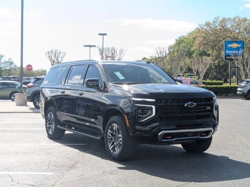 New 2026 Chevrolet Suburban Z71 image 7