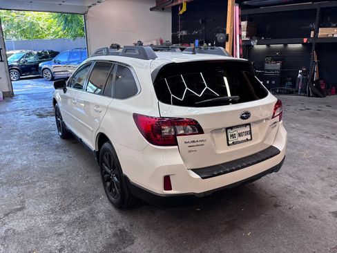 Used 2016 Subaru Outback 2.5i Limited AWD/4WD image 5