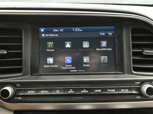 Used 2019 Hyundai Elantra SEL image 15