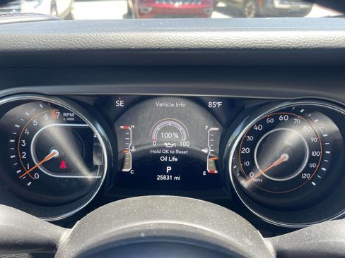 Used 2023 Jeep Gladiator Sport AWD/4WD image 19
