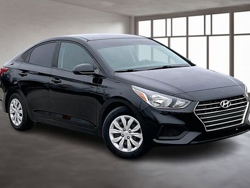 Used 2021 Hyundai Accent SE image 13